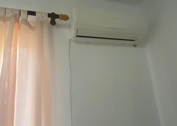 Quiet One Bedroom Apartament- Dajti View 公寓 *